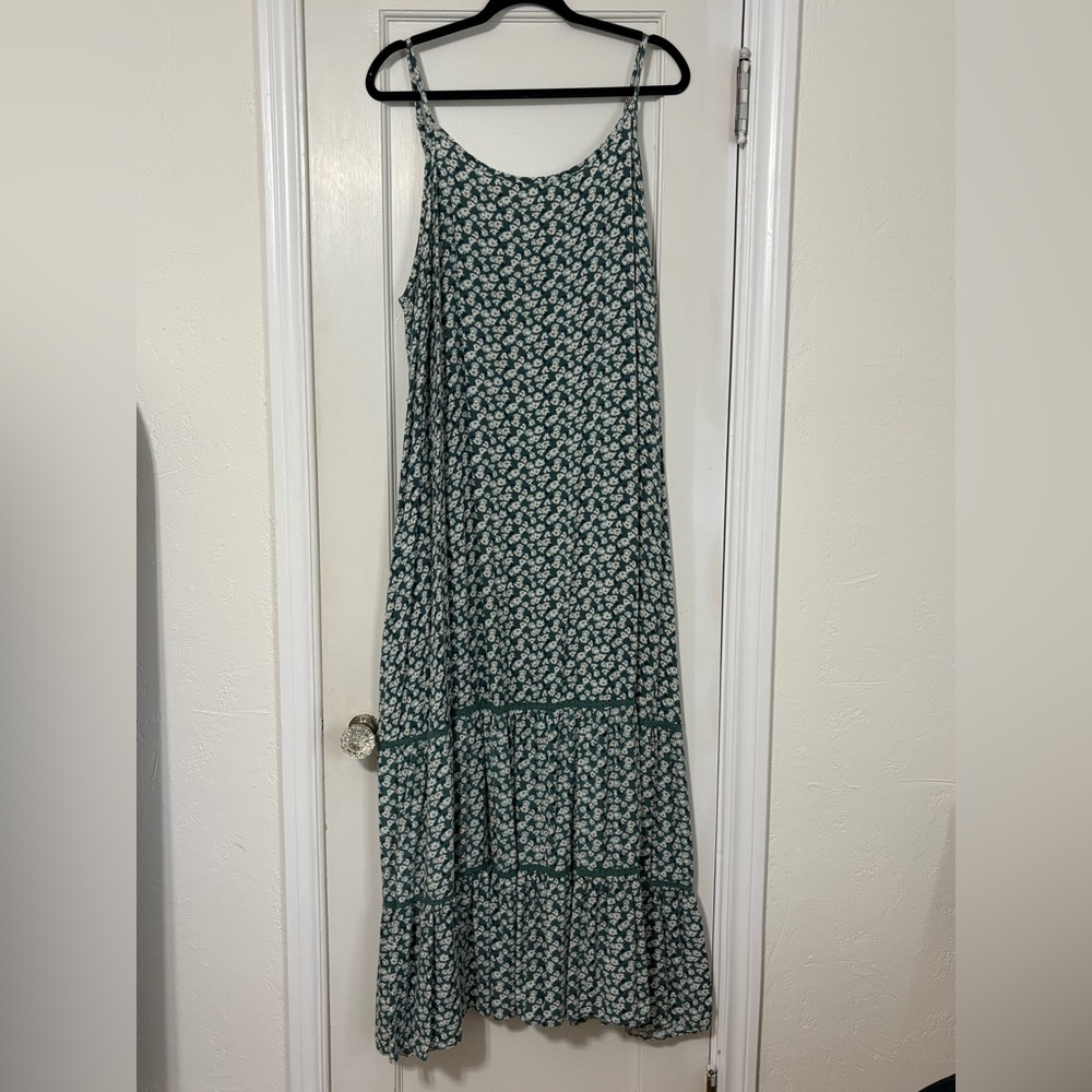 Ava & Viv Floral Green Maxi Dress